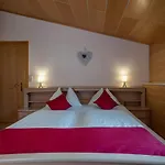 Gaestehaus Nassfeld * Tröpolach