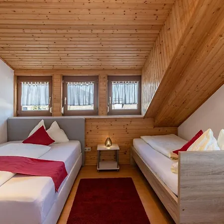 Gaestehaus Nassfeld Quarto em Acomodações Particulares Tröpolach