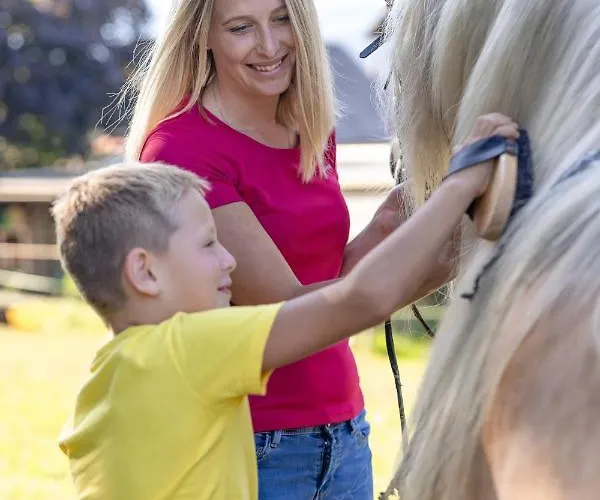 Gaestehaus Nassfeld Homestay Tropolach